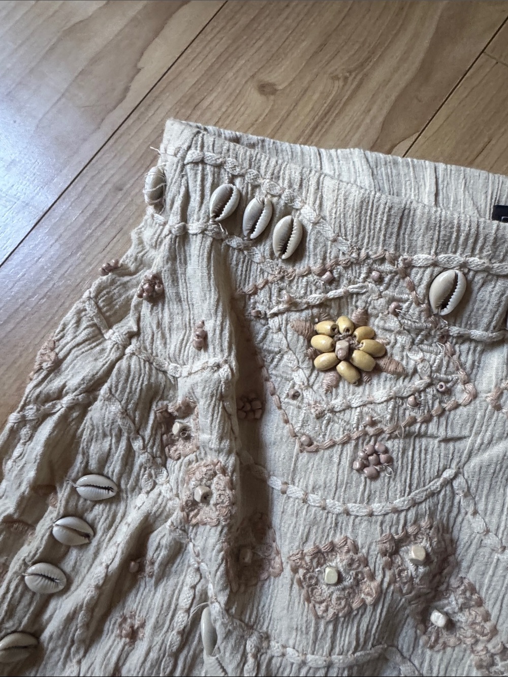Zara Cream Embroidered Mini Skirt with Shell & Bead Details - Picture 2 of 6